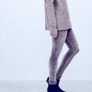 Wilfred Free Daria Velvet High Waisted Tights in Color Darkness, Artizia